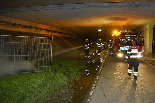 2017/208/20171014-20u54 GB 002 Buitenbrand Hoofdweg Oostzijde.jpg